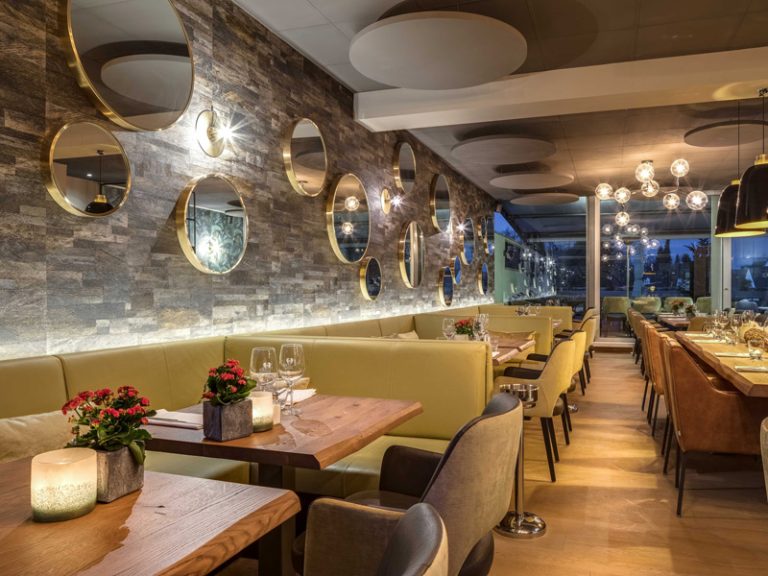 Mi Casa Su Casa — Restaurant
