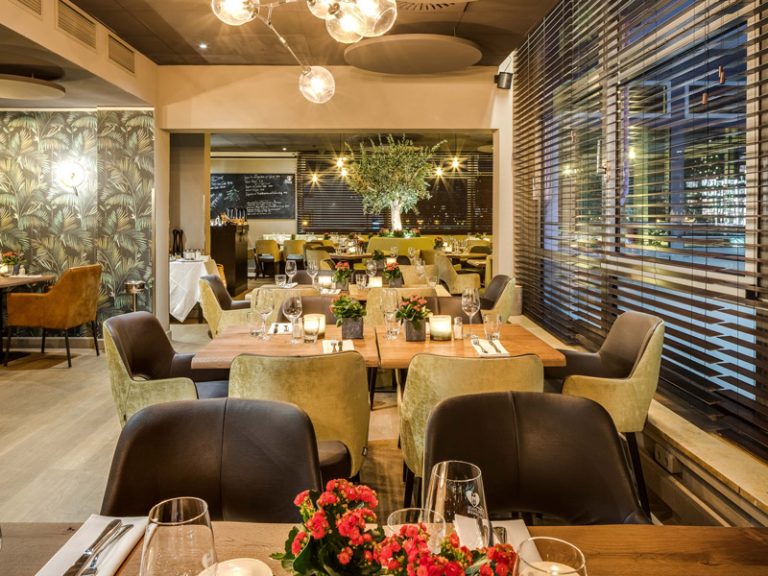 Mi Casa Su Casa — Restaurant
